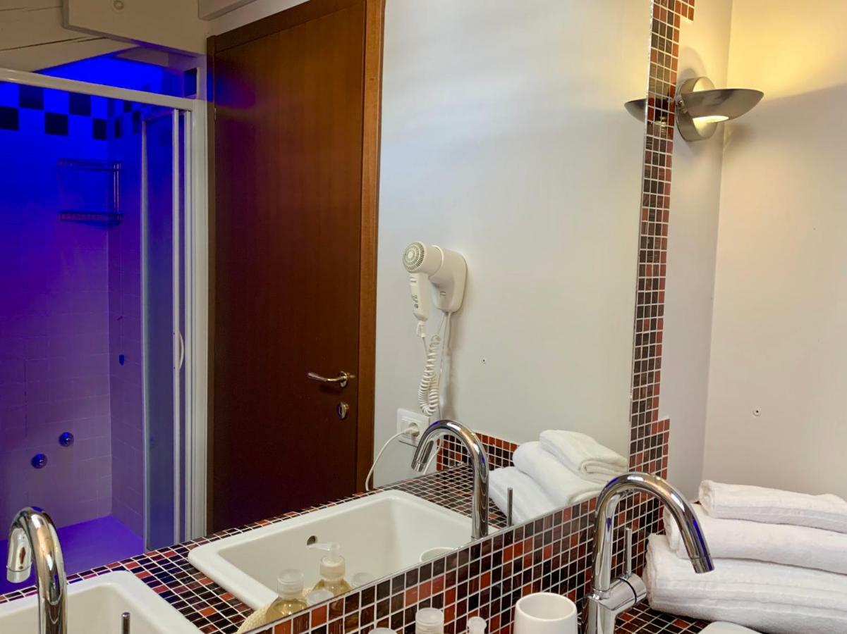 Porta Ronca - B&B, Suites & Apts Rho Zewnętrze zdjęcie